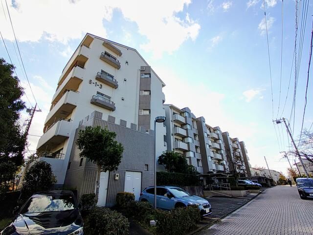 4LDK Apartment with Mt. Fuji View in Tama City, Tokyo - Thumbnail 3