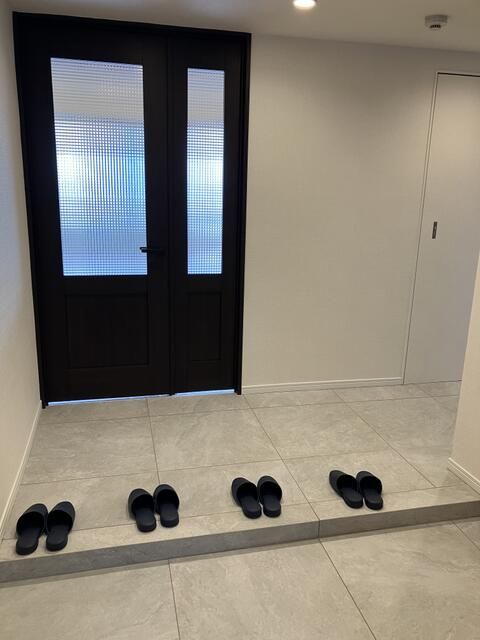 Ark Towers West 3SLDK Condo in Roppongi, Tokyo - Thumbnail 2