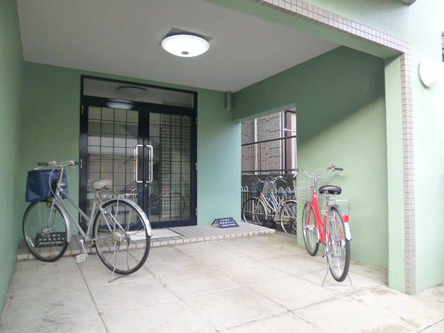 1K Apartment for Rent in Yamashina, Kyoto - New Flooring, Free Internet - Thumbnail 2