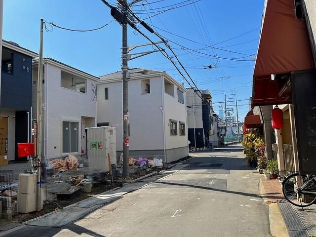 New 4LDK House with Garage in Osaka's Ikuno Ward - Thumbnail 2