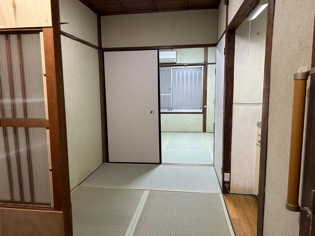 Renovated 1K Apartment for Rent in Osaka Fukushima Ward - Thumbnail 2