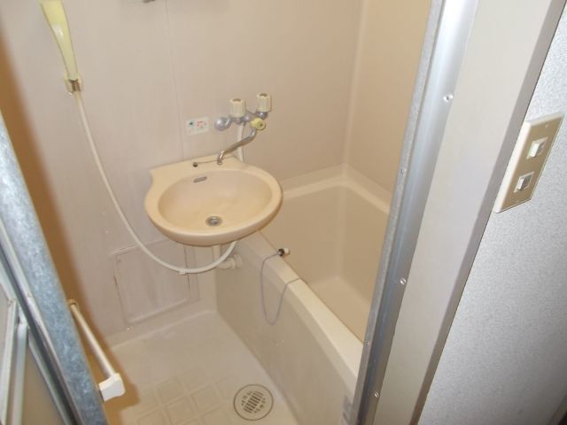 1R Apartment for Rent in Kurokami, Kumamoto - 20,000 JPY - Thumbnail 4