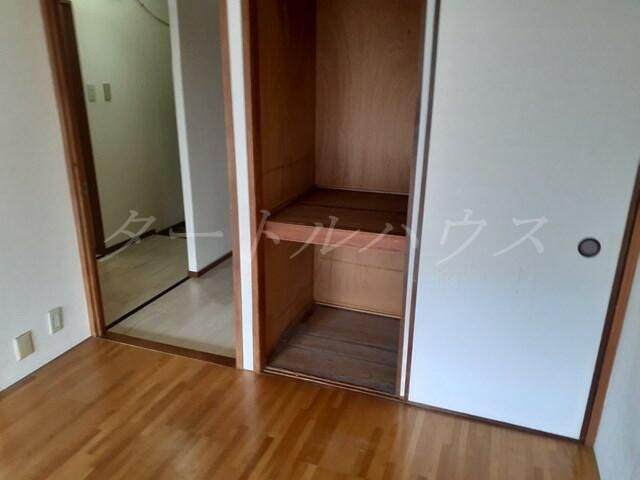 2DK Apartment for Rent in Daito City, Osaka - Pet Friendly - Thumbnail 4