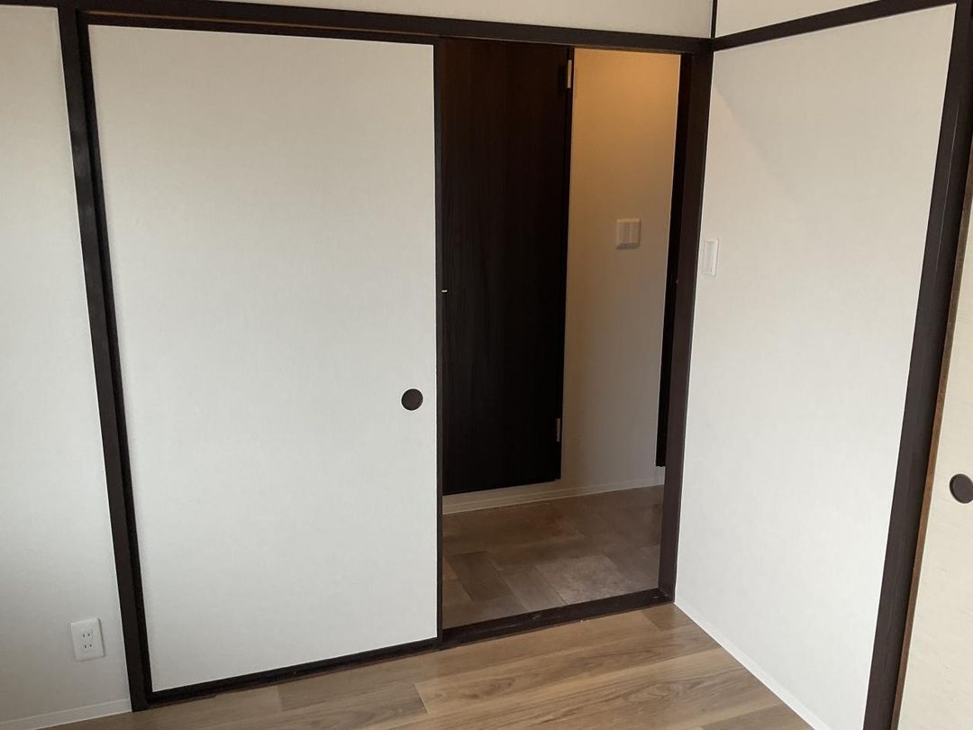 2LDK Apartment for Sale in Tottori City's Yoshikata District - Thumbnail 3