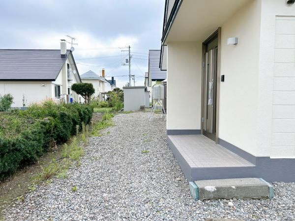 Renovated 4LDK House with Parking in Makubetsu, Hokkaido - Thumbnail 3