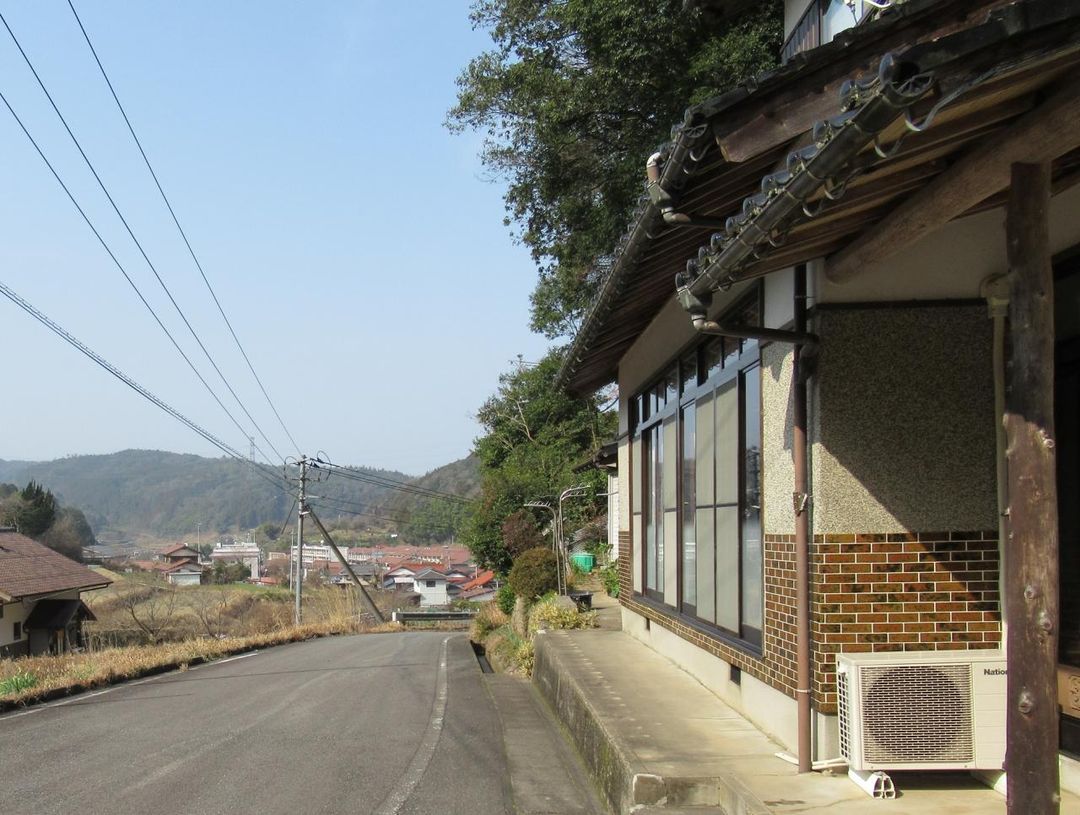 5DK Detached House for Sale in Masuda, Shimane - 500,000 Yen - Thumbnail 2
