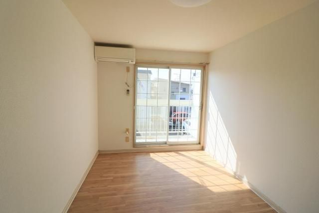 1K Apartment Rental in Numazu, Shizuoka - Thumbnail 3