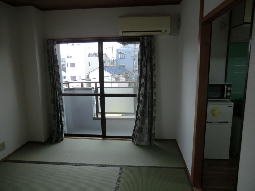 1DK Rental Apartment in Neyagawa, Osaka - 38,000 Yen - Thumbnail 3