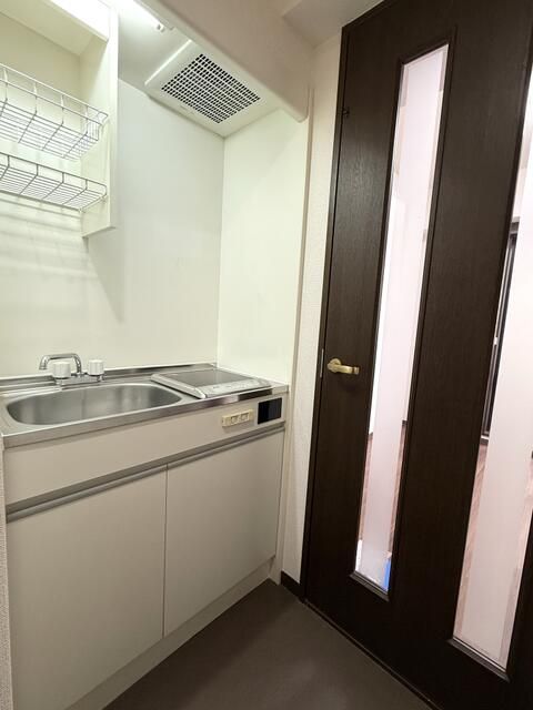 1K Apartment for Sale in Bunkyo, Tokyo - Near Multiple Stations - Thumbnail 2