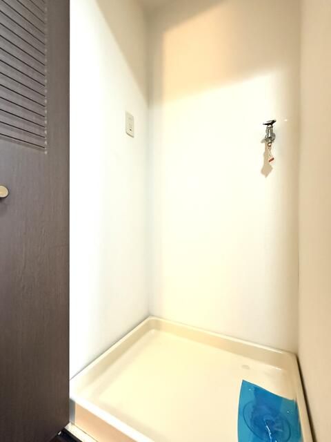 1K Apartment for Sale in Bunkyo, Tokyo - Near Multiple Stations - Thumbnail 3
