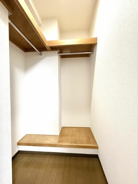 1K Apartment for Sale in Bunkyo, Tokyo - Near Multiple Stations - Thumbnail 4