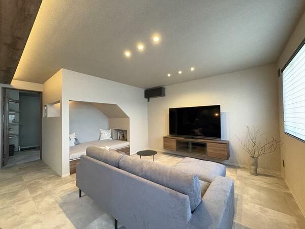 Renovated 4LDK House in Sapporo's Teine Ward with Flexible Layout - Thumbnail 4