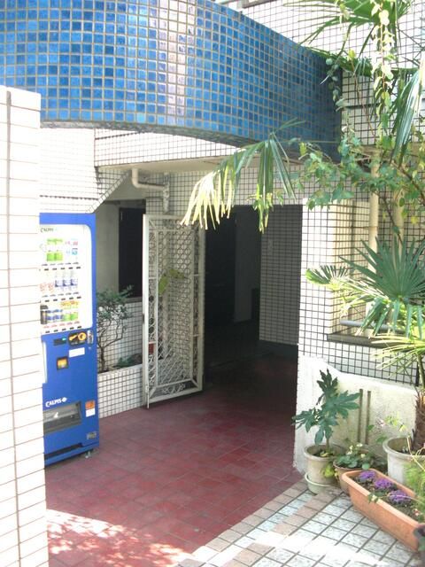 Crystal Minami-Asagaya 1R Apartment for Sale in Suginami, Tokyo - Thumbnail 3