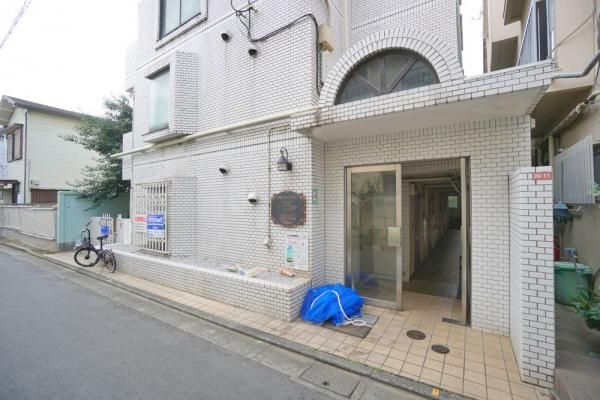 1R Apartment for Sale in Suginami, Tokyo - Investment Property - Thumbnail 2