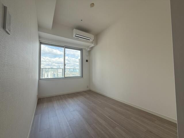 Baycrest Tower 2LDK Condo with Rainbow Bridge Views in Minato, Tokyo - Thumbnail 2