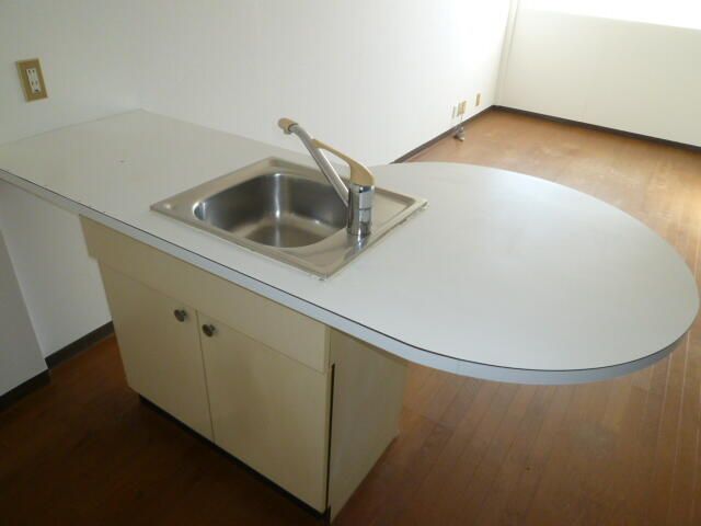 1R Apartment for Rent in Tokushima City, Tokushima - Thumbnail 3