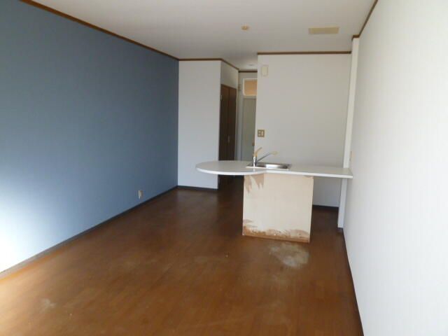 1R Apartment for Rent in Tokushima City, Tokushima - Thumbnail 4