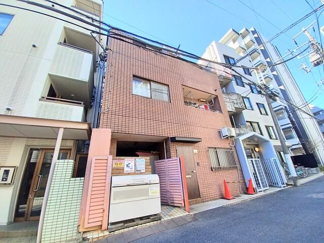 1DK Apartment for Sale in Minami-Otsuka, Toshima, Tokyo - Thumbnail 3