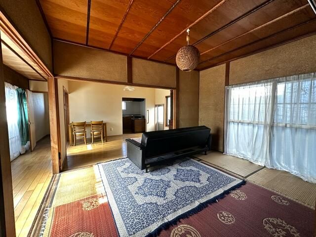 5DK Detached House on Large Lot in Takamatsu, Kagawa - Thumbnail 4