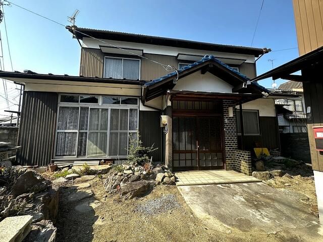 5DK Detached House on Large Lot in Takamatsu, Kagawa - Thumbnail 3