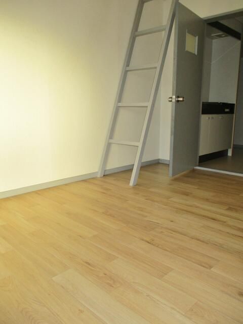 1K Apartment for Rent in Quiet Takayama, Near Old Town - Thumbnail 3