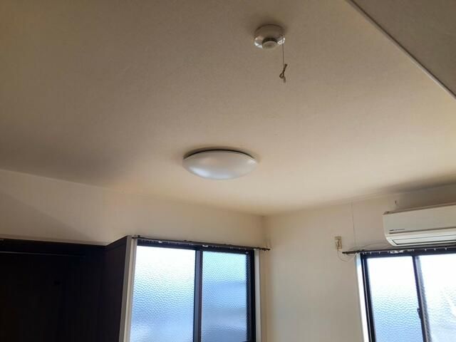 1R Apartment for Rent in Himeji with Free Wi-Fi and Indoor Laundry Space - Thumbnail 3
