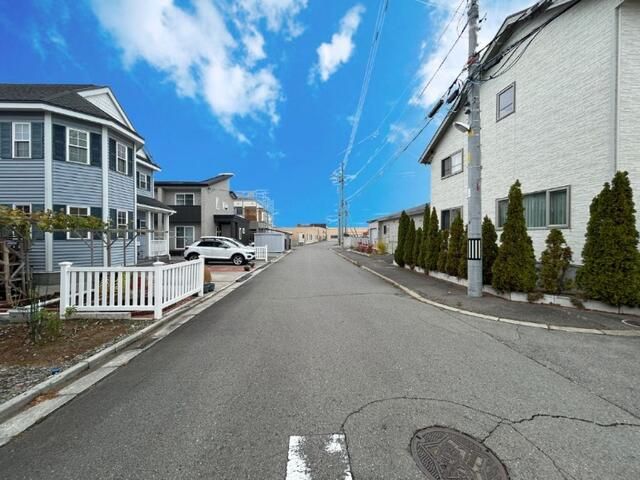 3LDK House for Sale in Hakodate with Parking for 3+ Cars - Thumbnail 3