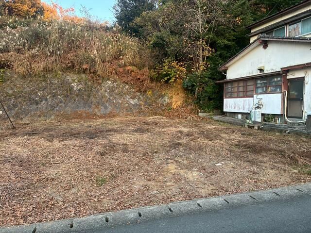 Land for Sale in Arao, Kumamoto - Ideal for Storage Yard - Thumbnail 3