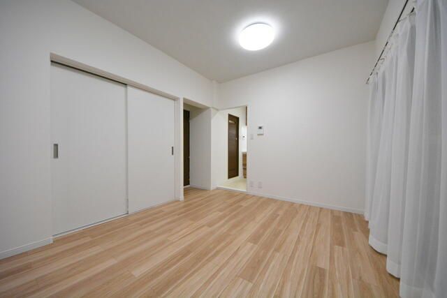 Renovated 4LDK Apartment for Sale in Ome, Tokyo - Thumbnail 3