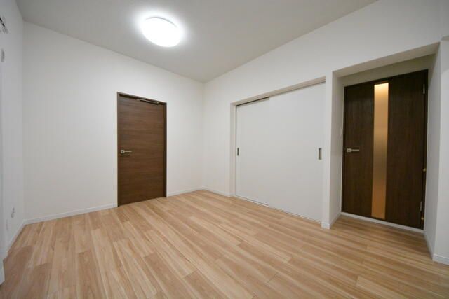 Renovated 4LDK Apartment for Sale in Ome, Tokyo - Thumbnail 2