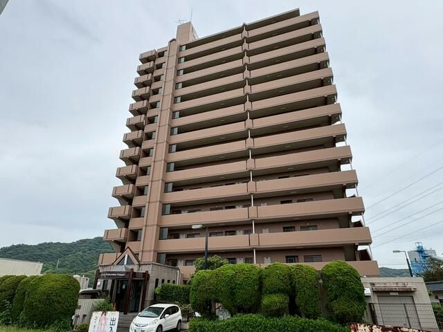 3LDK Condominium for Sale in Wakayama City, Wakayama Prefecture - Thumbnail 2