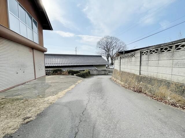 Spacious 4K Single-Story House on Large Land in Komoro, Nagano - Thumbnail 2