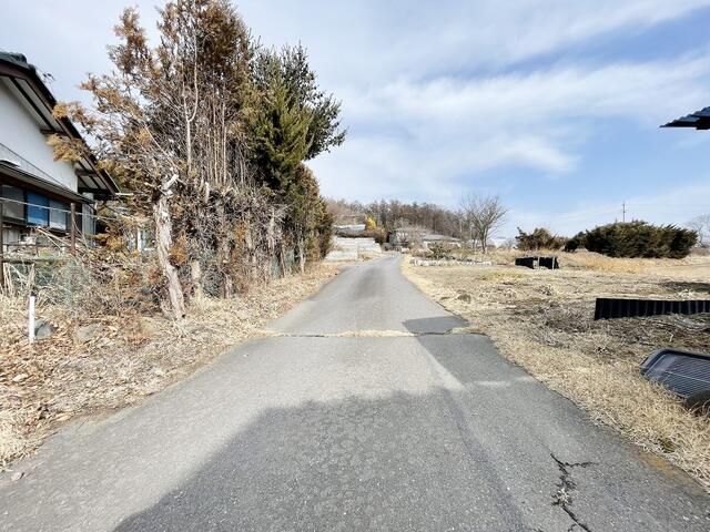 Spacious 4K Single-Story House on Large Land in Komoro, Nagano - Thumbnail 3