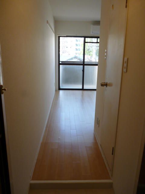 1R Apartment for Rent in Higashiyodogawa, Osaka - No Key Money - Thumbnail 3