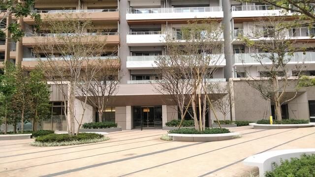 2023-Built 3LDK Apartment with Canal View in Harumi, Tokyo - Thumbnail 2