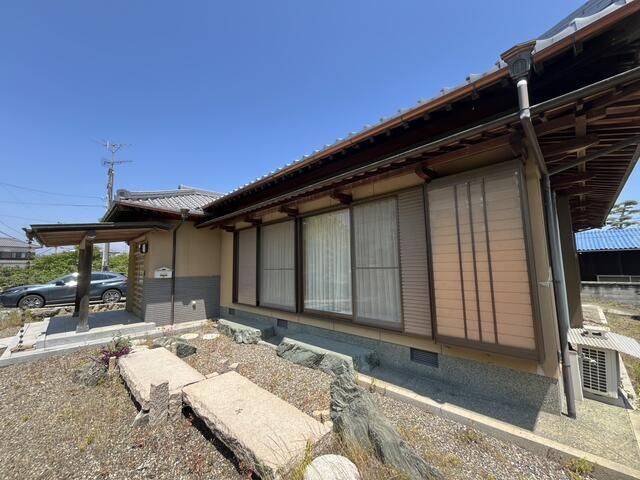 5SLDK One-Story House with Large Garden in Saijo, Ehime - Thumbnail 2