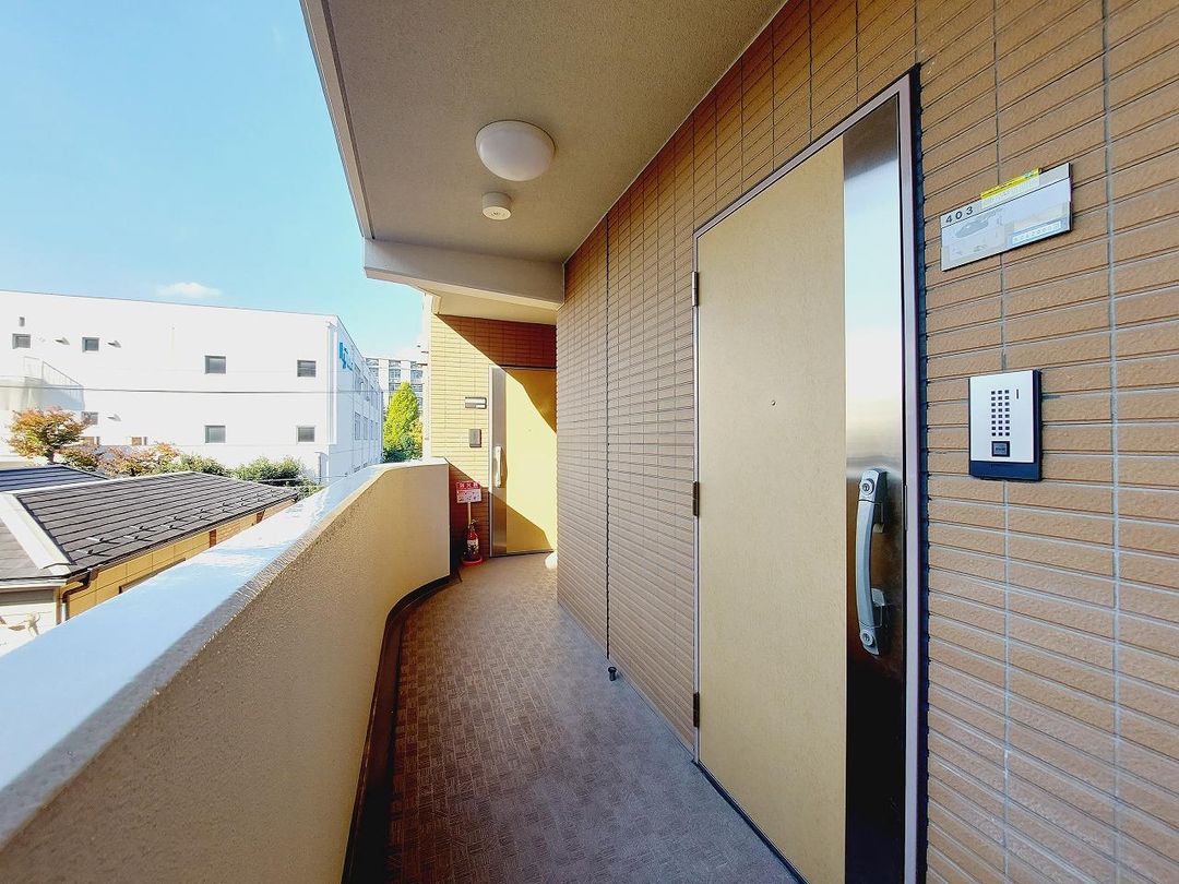 Renovated 1LDK Maisonette Apartment in Shinagawa, Tokyo - Thumbnail 3