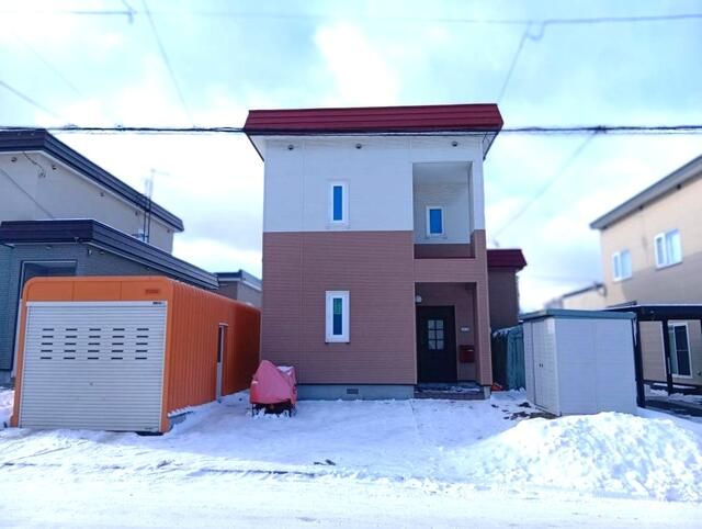 4LDK House for Sale in Kitahiroshima, Hokkaido with 3-Car Parking - Thumbnail 2