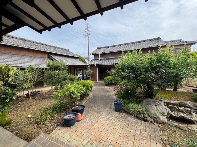 6DK Detached House for Sale in Tahara, Aichi - 840 sqm Land - Thumbnail 2