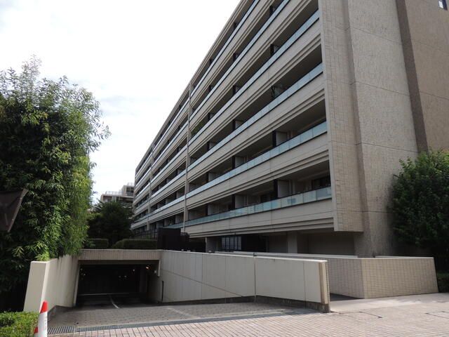 2LDK Apartment for Sale in Meguro, Tokyo - Proud Komaba - Image 1