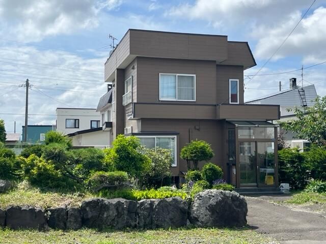 4LDK House with Large Garden for Sale in Kitahiroshima, Hokkaido - Thumbnail 2