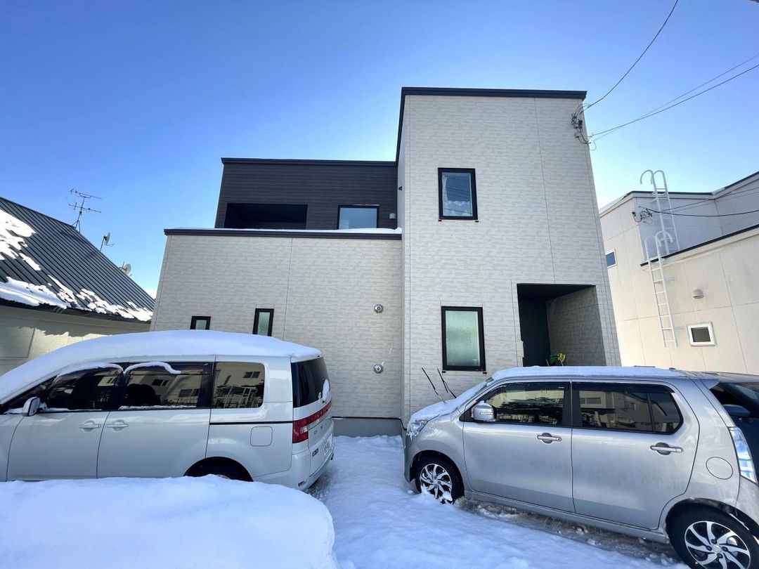 Eco-Friendly 3LDK House in Sapporo's Takuhoku, 5 Min to Station - Thumbnail 2