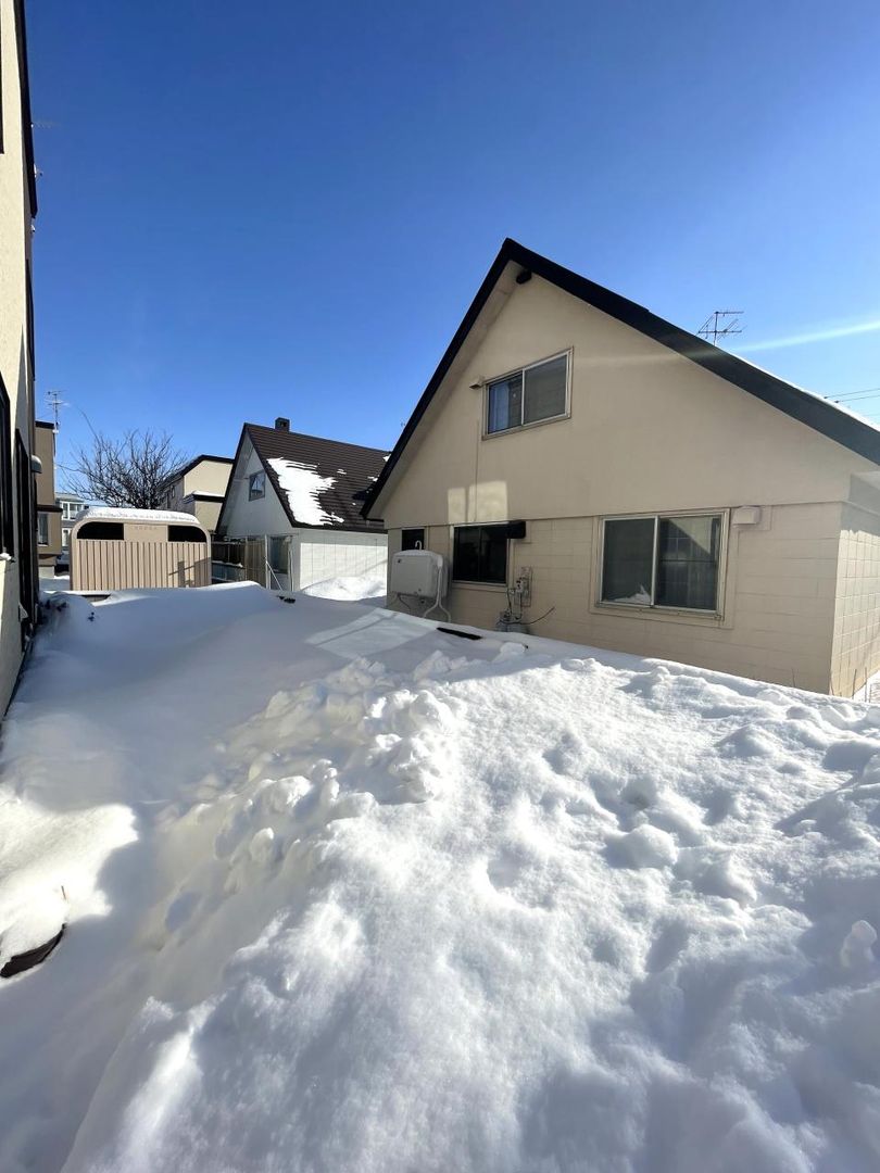 Eco-Friendly 3LDK House in Sapporo's Takuhoku, 5 Min to Station - Thumbnail 4