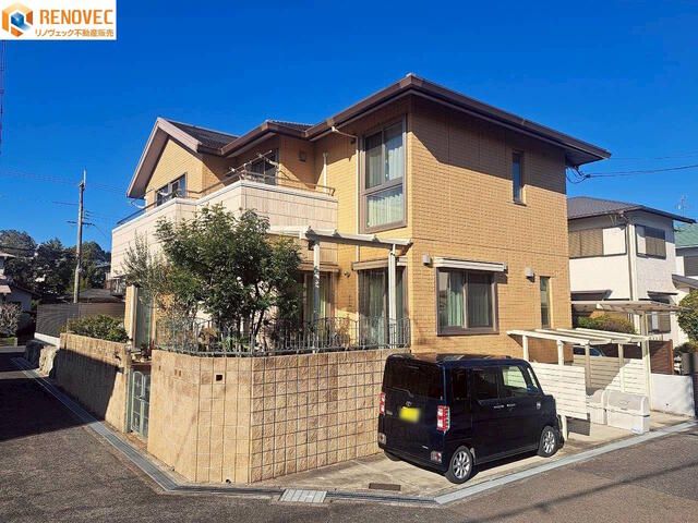 5LDK Detached House for Sale in Sakai, Osaka - Image 1