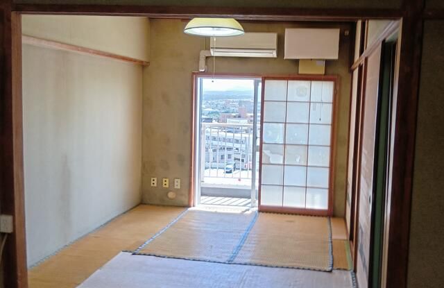 2SDK Apartment for Sale in Hino, Tokyo with Wide Balcony - Thumbnail 4