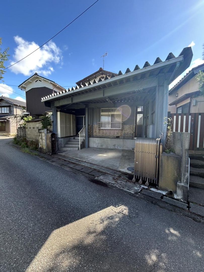 5DK Used House for Sale in Kaga, Ishikawa - 110.86 sqm - Thumbnail 2