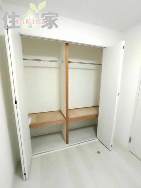 Renovated 2LDK Apartment for Sale in Tsurumi, Osaka - Thumbnail 4