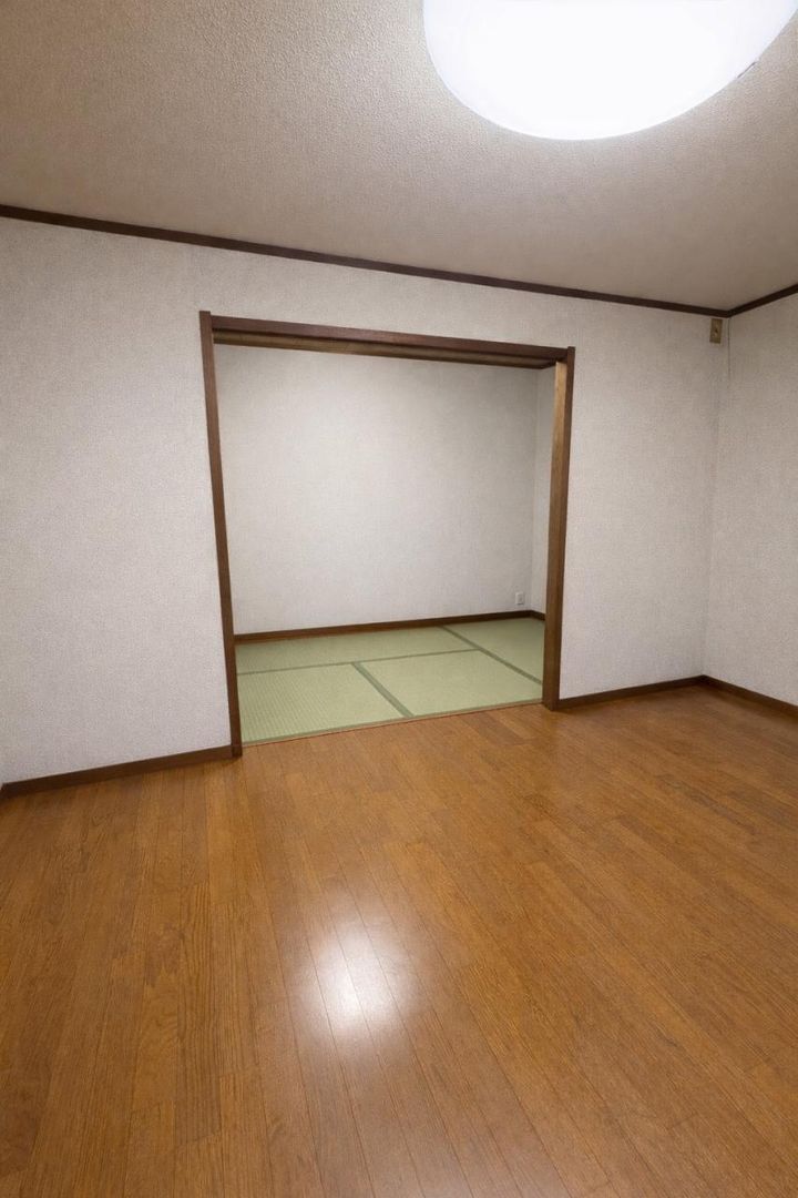 Clean 3DK Detached House for Sale in Yamatokoriyama, Nara - Thumbnail 2