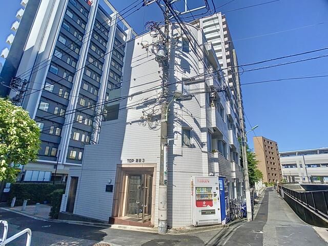 South-Facing Studio Apartment in Kamata, Tokyo with River View - Thumbnail 3
