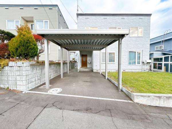 4LDK Detached House for Sale in Sapporo's Toyohira Ward - Thumbnail 3
